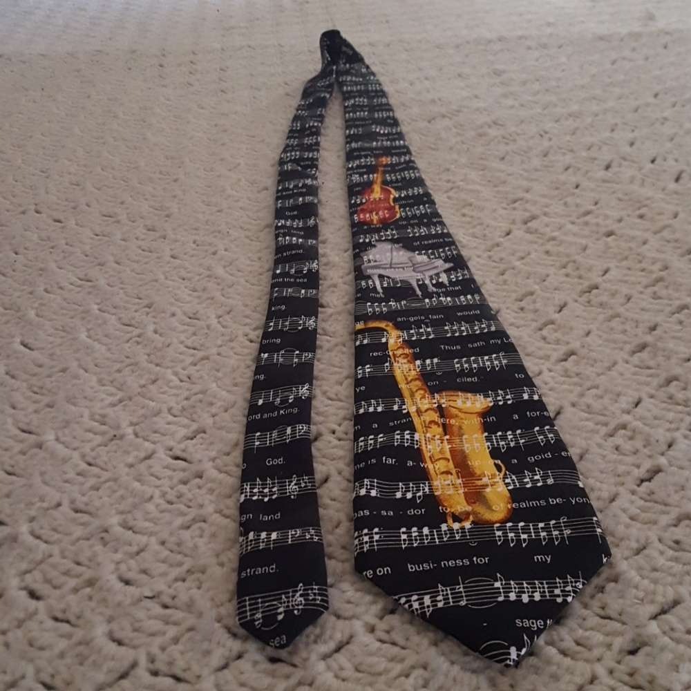 Santelly Italy Musical Instrument Tie.